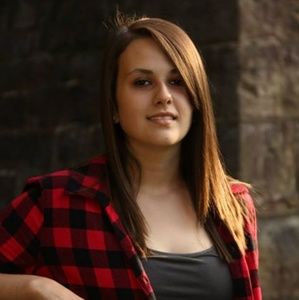 Meet your Posher, Emma